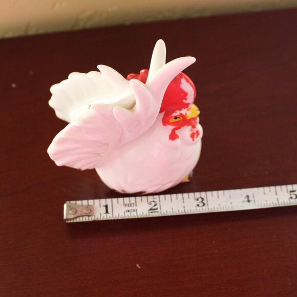 Vintage White Porcelain Hen and Rooster Salt & Pepper Shakers - Picture 14 of 14